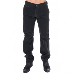 Pantaloni dalla vestibilità...