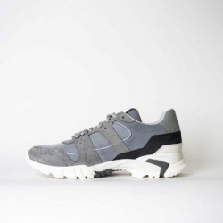 Sneaker in camoscio grigio - EU42/US9