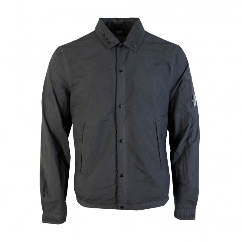Giacca nera sopra la camicia CP Company - M