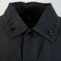 Giacca nera sopra la camicia CP Company - M