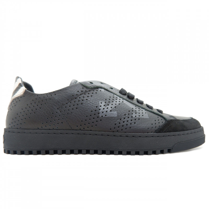 Sneaker Di Pelle Di Vitello Nera - EU38/US8