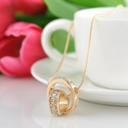 Collana con pendente anello...