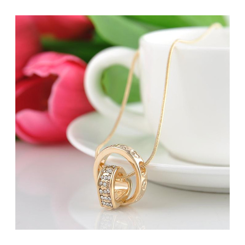 Collana con pendente anello e cuore ricoperto di strass - Colore Oro